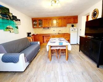 Appartamento Porto Frailis - Tortolì - Living room