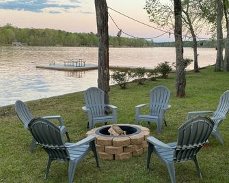 Inspirational Lake Front Escape - Eatonton - Patio