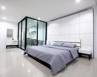 Number 4 Phuket - Rawai - Habitación