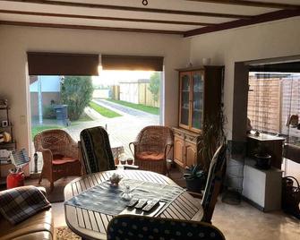 Apartment 2 - Apartments Family Mickley - Dargelin - Comedor