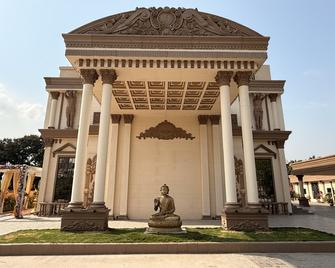 Banyan Paradise Resort - Vadodara - Edificio