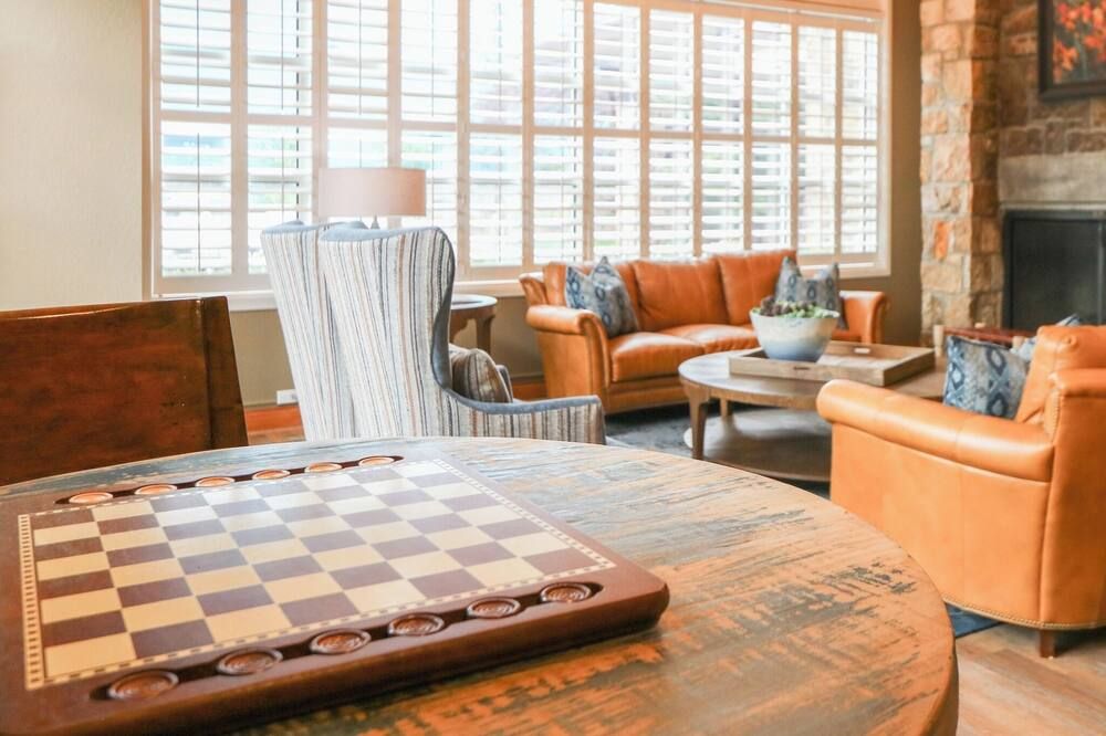 Greystone Lodge On The River - גאטלינברג - טרקלין