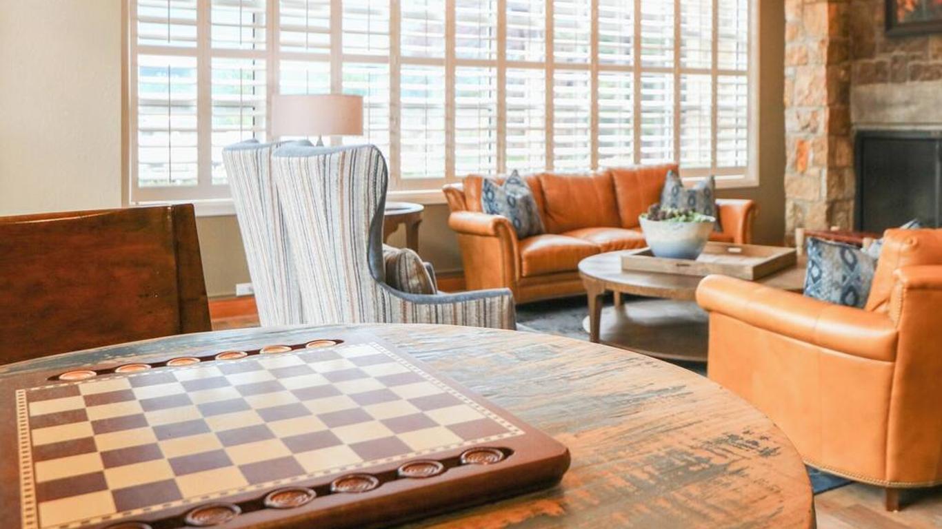 Greystone Lodge On The River