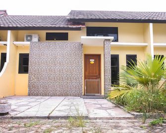 Hotel O Pasir Padi Inn Syariah - Пангкалпінанг - Будівля