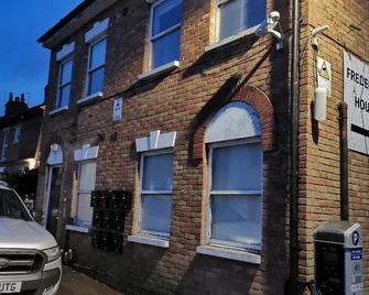 Unique Studio I - Private Studio with ensuite - Maidstone - Building