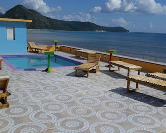 Bls Wellness Guest House - Kingston - Pool