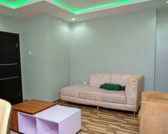 Goodis Apartments Ajah - Lekki - Olohuone