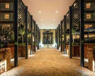 Hampton by Hilton Sandton Grayston - Benmore - Gebouw