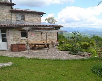 Agriturismo Montesalce - Gubbio - Binnenhof
