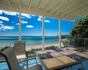 By the Bay Beachfront Apartments - Mangonui - Patio