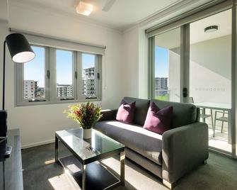 H on Mitchell Apartment Hotel - דארווין - סלון