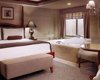 Ameristar Casino Hotel Council Bluffs - Council Bluffs - Bedroom