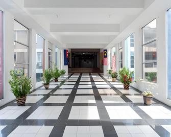 Room V Kluang Parade By Secom - Kluang - Lobby