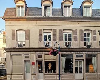 Hotel Des Falaises - Deauville - Building