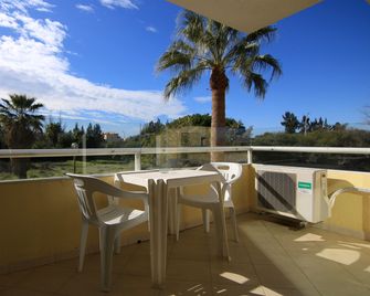 Parque Mourabel- Pe Do Lago- Oasis Village - Vilamoura - Balcony