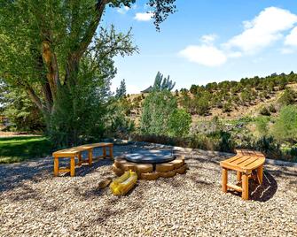 Mt Carmel Motel in Southern Utah - Mount Carmel - Patio