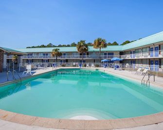 Motel 6 Tifton Ga - Tifton - Pool