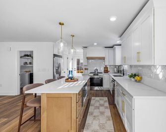 Modern Mebane Escape New Build + Cozy Luxury - Mebane - Kitchen