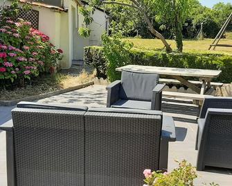 Cottage between sea and countryside. - Bricquebec-en-Cotentin - Patio