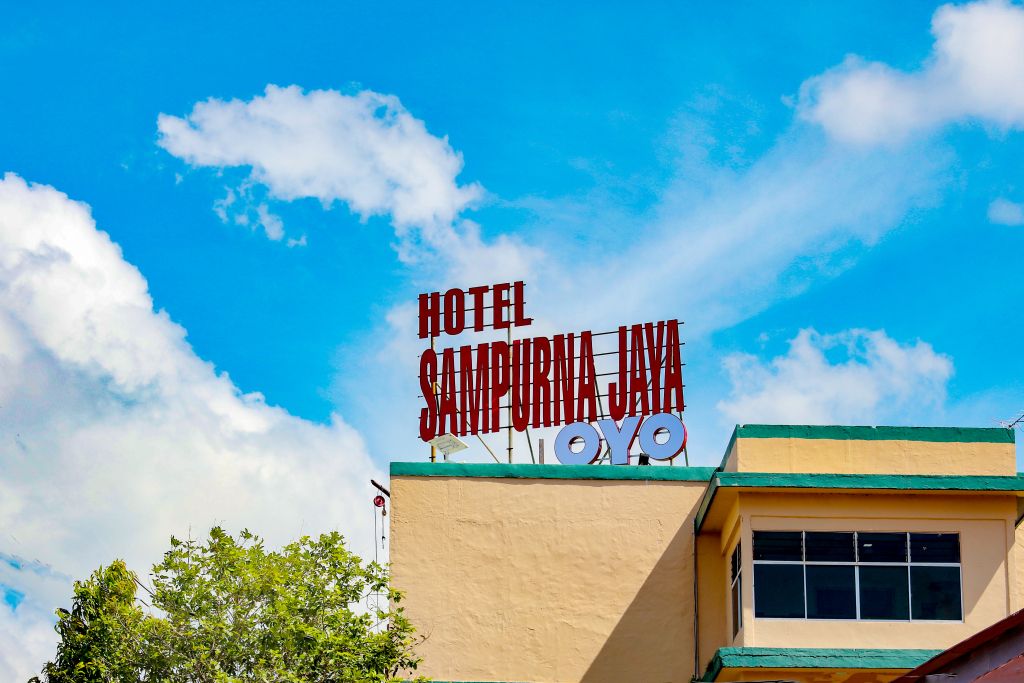 أو واي أو 2487 سامبورنا جايا هوتل