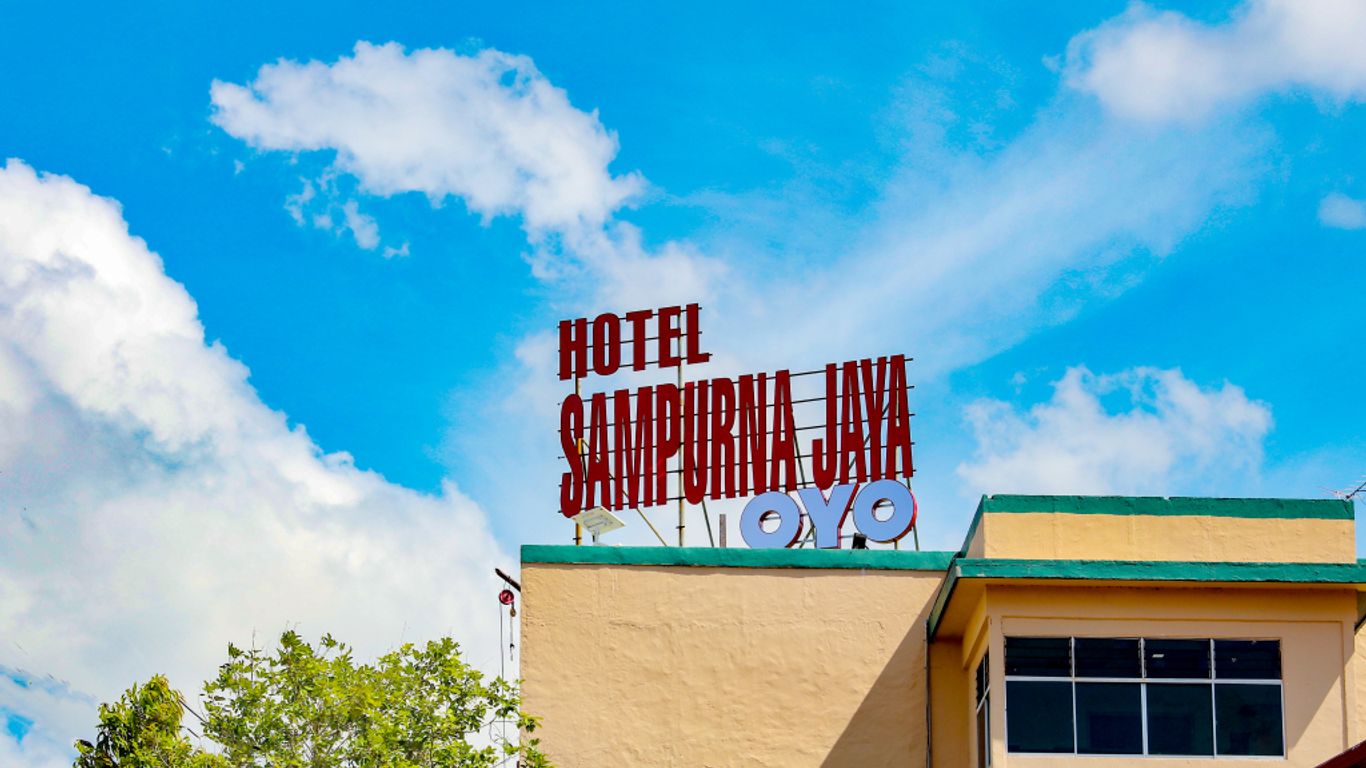 OYO 2487 Sampurna Jaya Hotel