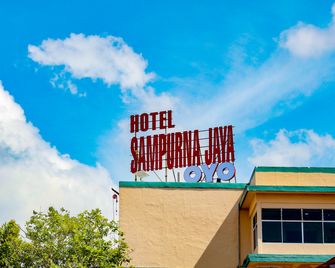 OYO 2487 Sampurna Jaya Hotel - Tanjung Pinang - Building