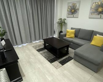 Modern Exec 2Bed Apartment at Infinite - Johannesburg - Living room