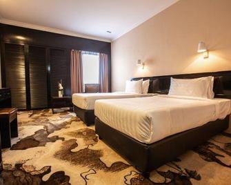 Tun Fatimah Riverside Hotel - Malacca - Bedroom