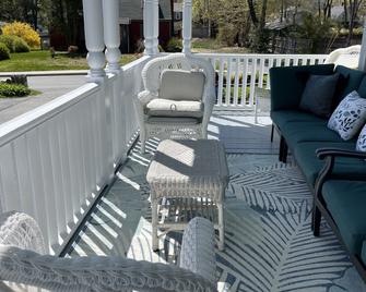 Moseley Cottage Inn and The Town Motel - Bar Harbor - Patio