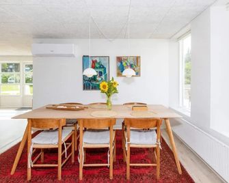 Holiday Home in HjÃ¸rring - Hjørring - Dining room