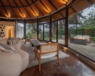 Santo Cielo by Casa Santo Domingo - Antigua Guatemala - Wohnzimmer