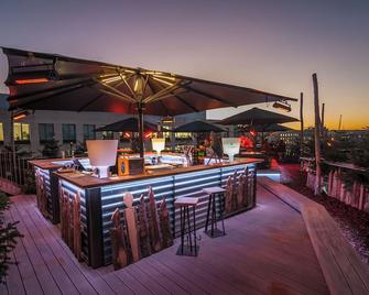 Staycity Aparthotels Dresden City Centre - Dresden - Bar