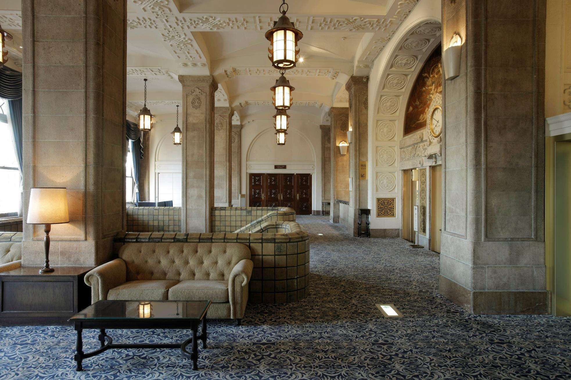 Lobby view of Hotel New Grand