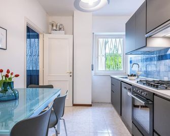 Velvet Stay Ravizza 41 by Pleiades Home - Livorno - Kitchen