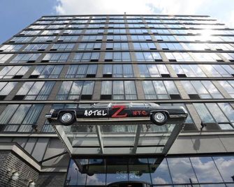 Z NYC Hotel - Queens - Building