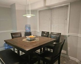 A home that’s meant for you\n\n - Loganville - Comedor