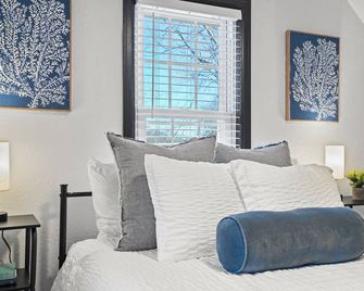 Sky & Stream Escape, Eaa Airventure Oasis - Oshkosh - Living room