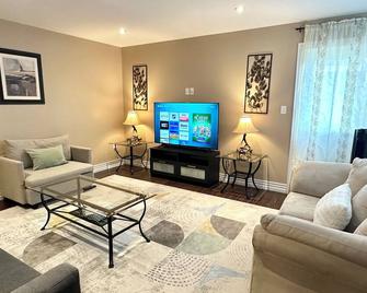 Urban Halifax 3BR Haven, close to everywhere - Halifax - Wohnzimmer
