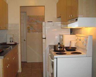 Canada Easy Lodge - Burnaby - Cocina