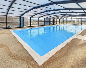 Gorgeous Home In Olonzac With Kitchen - Olonzac - Piscina