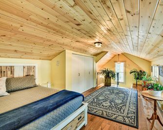Charming Buena Vista Creekside Home: Walk to Main! - Buena Vista