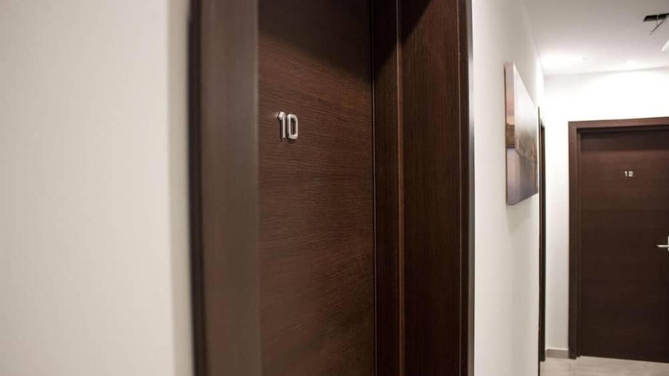 Napoli Suites Studios Aparthotel