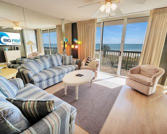 Private Ashworth Resort Direct Oceanfront View New - North Myrtle Beach - Living room