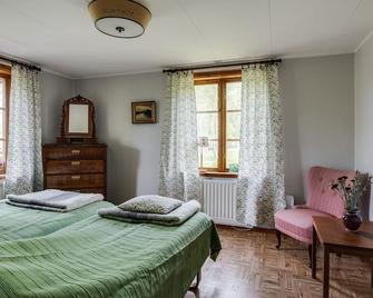Nice cottage in Knared close to nature - Knäred - Habitación