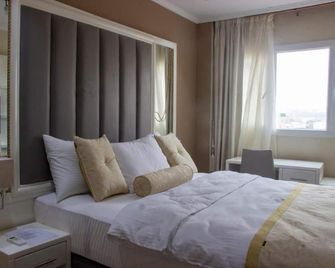 Suita Hotel - Iaundé - Quarto