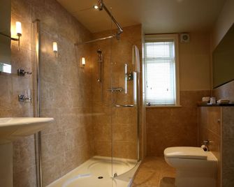 Orchard Club - Knaresborough - Ванна кімната