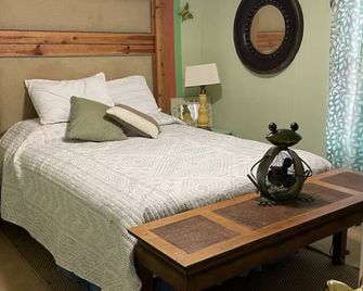 Cozy 1-bedroom apartment in tranquil Buxton, across from sound,with WiFi, AC - Buxton - Chambre