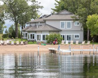Lakeside Comfort in the Heart of Gull Lake, Beach Access, Boat Rentals - Nisswa - Edificio