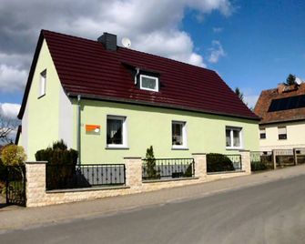 Holiday house - private landlord Kölzow - Sangerhausen - Gebouw