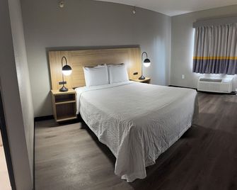 Super 8 by Wyndham Richfield/Cleveland - Richfield - Ložnice